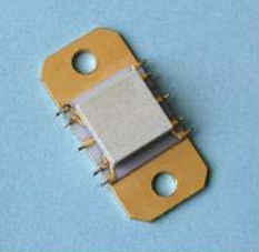 AM13714530WM-SM-R軍事Ku波段功率放大器13.75-14.5GHz  現貨